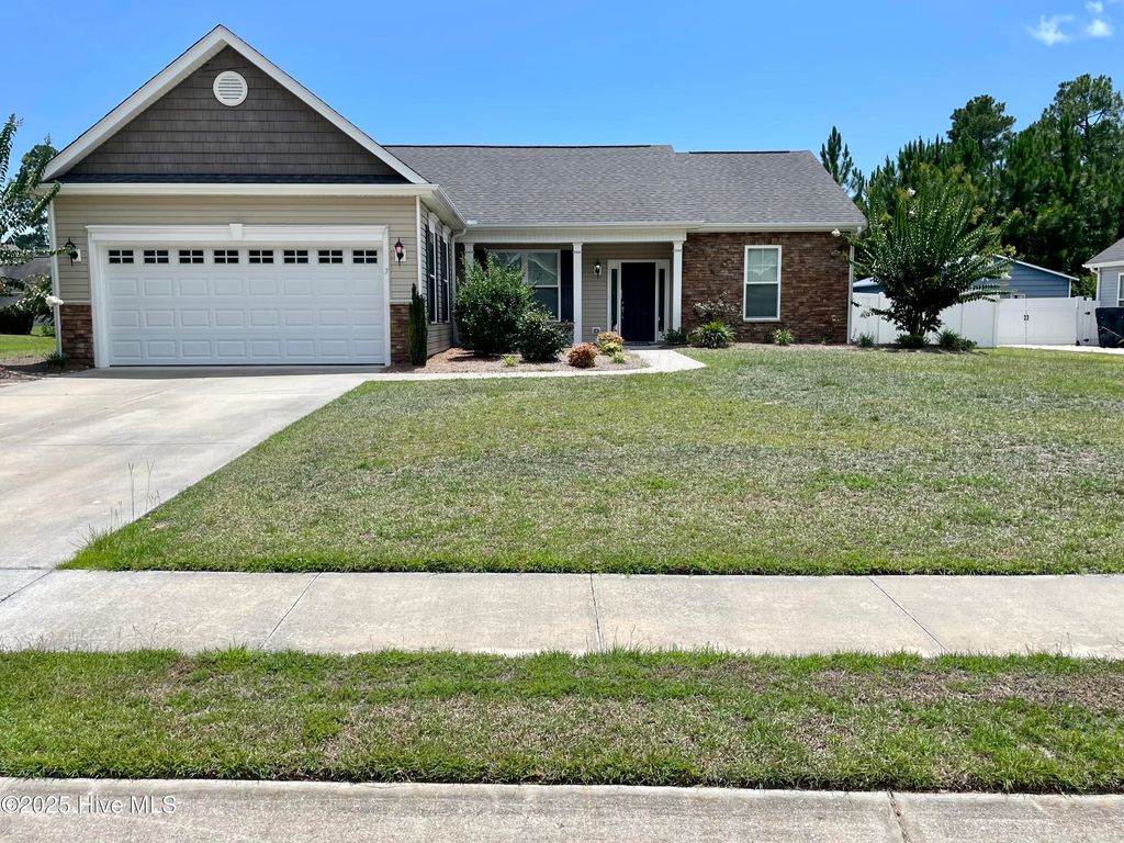 7 Edinburgh Drive, Shallotte, NC 28470