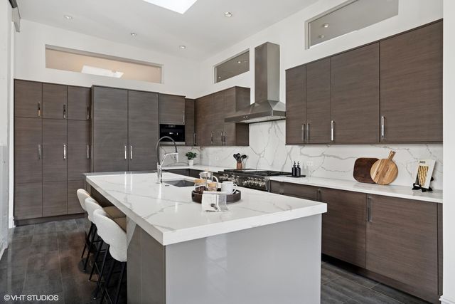 401 N Aberdeen Street 4S, Chicago, IL 60642