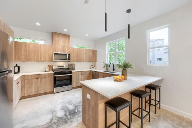 4805 Sara DR, Austin, TX 78721