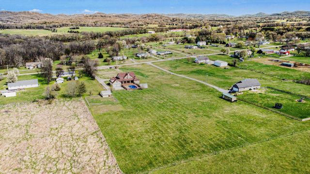 863 Rock Springs Rd, Castalian Springs, TN 37031