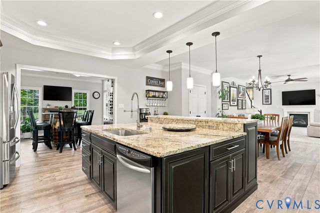 8024 Hampton Meadows Ln, Chesterfield, VA 23832
