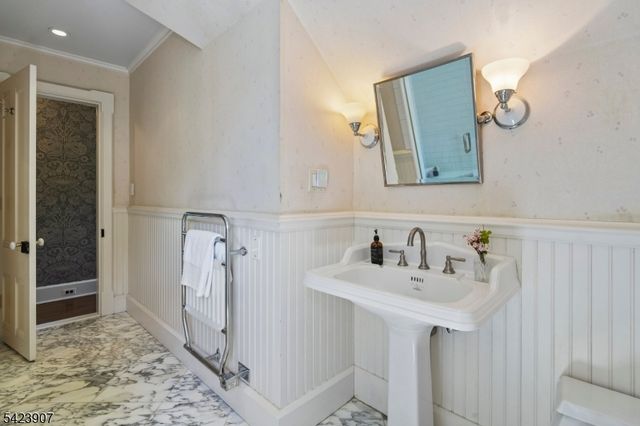 137 Hobart Ave, Millburn Twp., NJ 07078