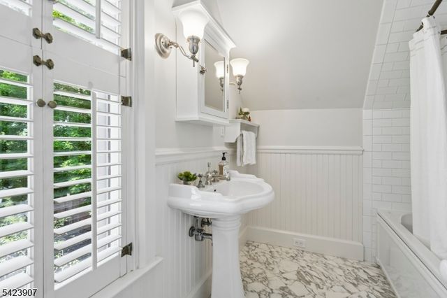 137 Hobart Ave, Millburn Twp., NJ 07078