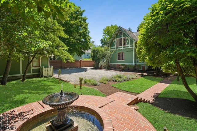 137 Hobart Ave, Millburn Twp., NJ 07078