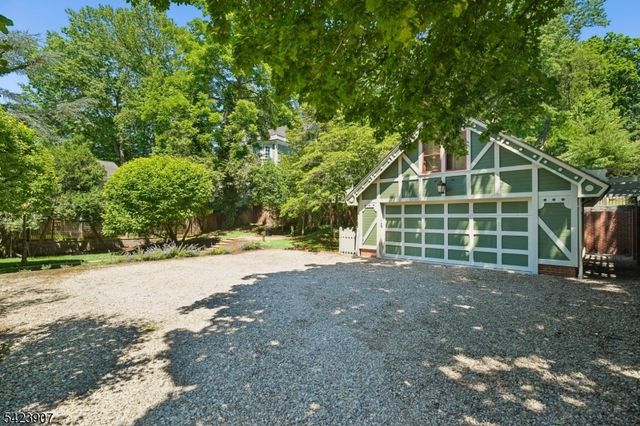 137 Hobart Ave, Millburn Twp., NJ 07078