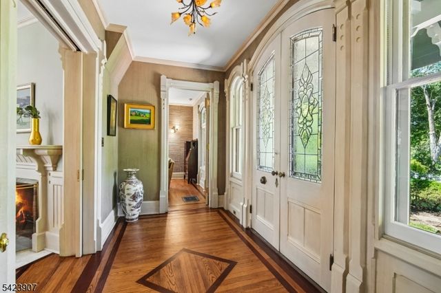 137 Hobart Ave, Millburn Twp., NJ 07078