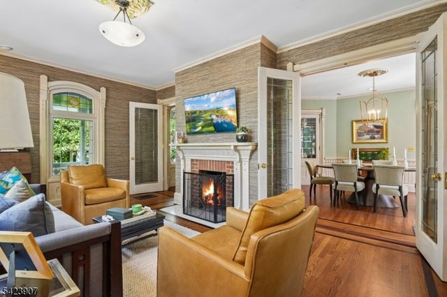 137 Hobart Ave, Millburn Twp., NJ 07078