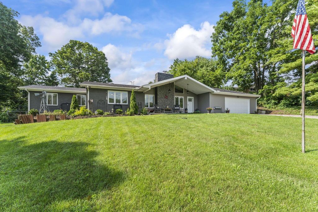 2805 Cottonwood Drive, Springfield, OH 45504