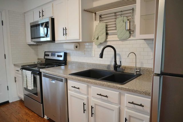 1427 Homestead Road E, La Grange Park, IL 60526