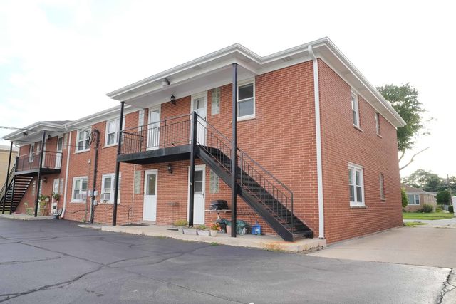 1427 Homestead Road E, La Grange Park, IL 60526
