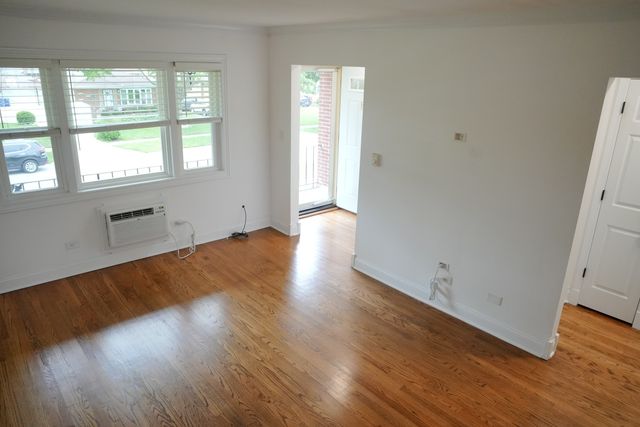 1427 Homestead Road E, La Grange Park, IL 60526
