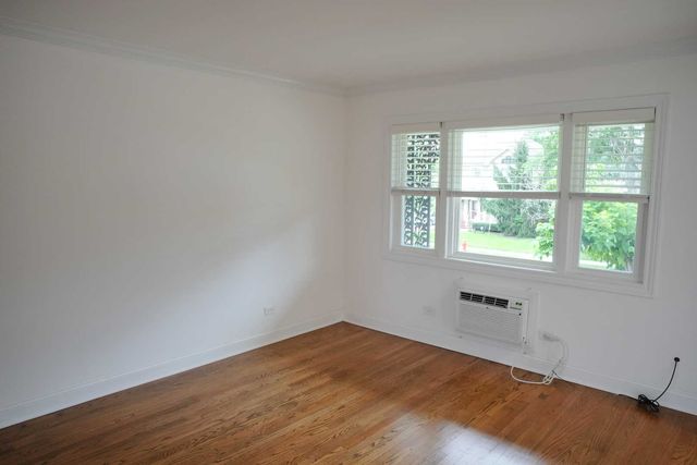 1427 Homestead Road E, La Grange Park, IL 60526
