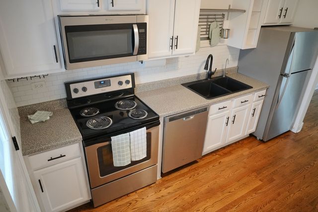 1427 Homestead Road E, La Grange Park, IL 60526