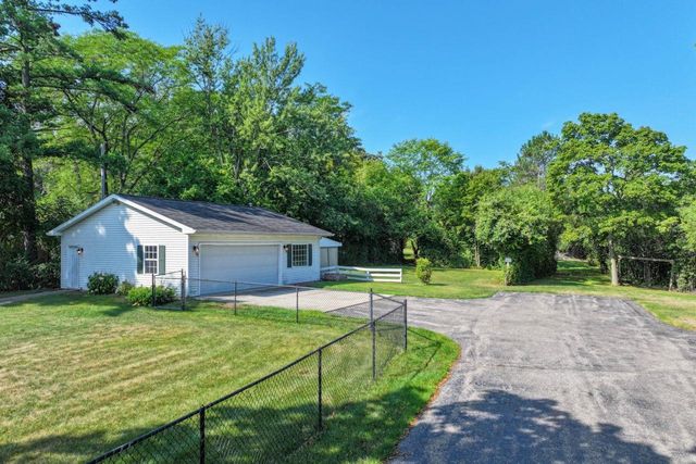 9044 S Saginaw Street, Grand Blanc Twp, MI 48439