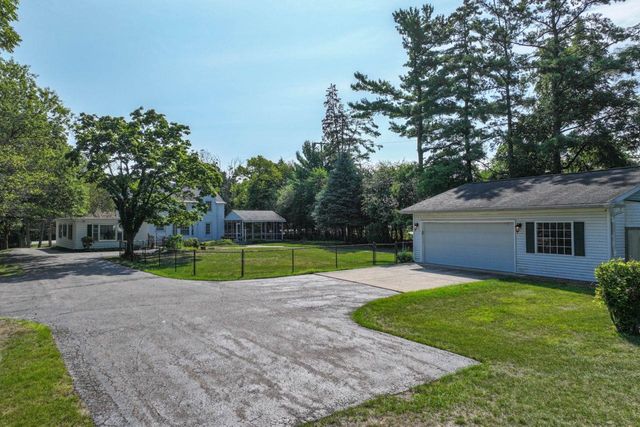 9044 S Saginaw Street, Grand Blanc Twp, MI 48439