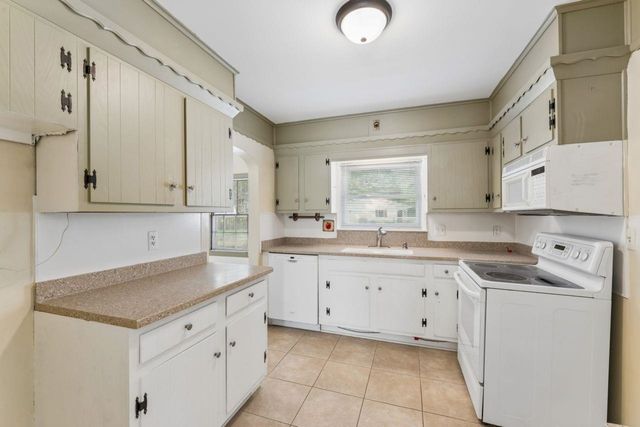 9044 S Saginaw Street, Grand Blanc Twp, MI 48439