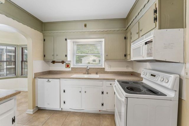 9044 S Saginaw Street, Grand Blanc Twp, MI 48439