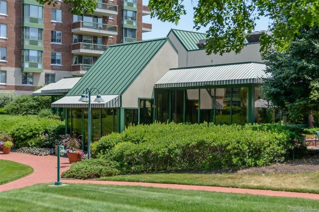 111 Cherry Valley Avenue 517, Garden City, NY 11530