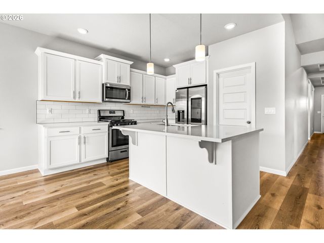 4722 ROYAL Dr, Albany, OR 97321
