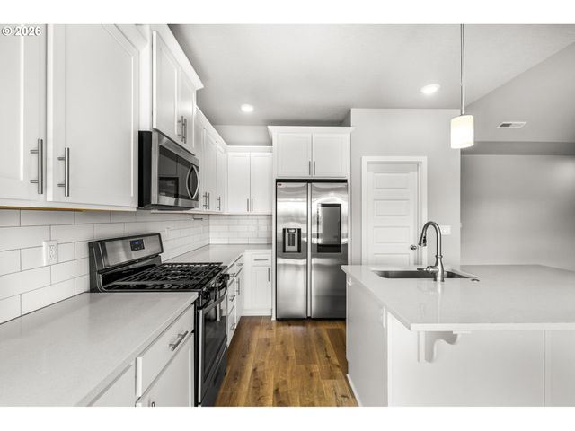 4722 ROYAL Dr, Albany, OR 97321