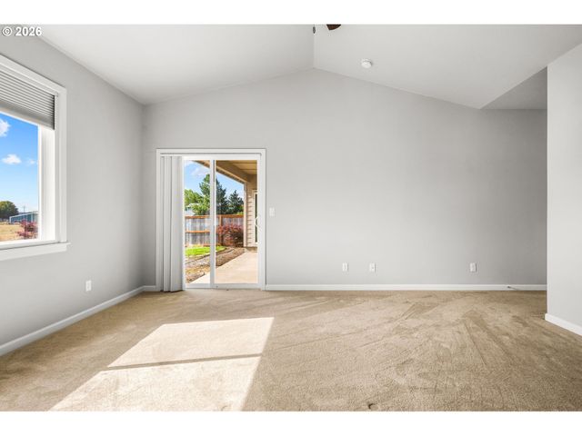 4722 ROYAL Dr, Albany, OR 97321