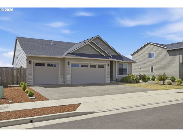 4722 ROYAL Dr, Albany, OR 97321