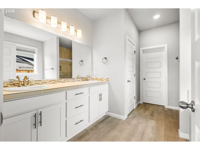 4722 ROYAL Dr, Albany, OR 97321