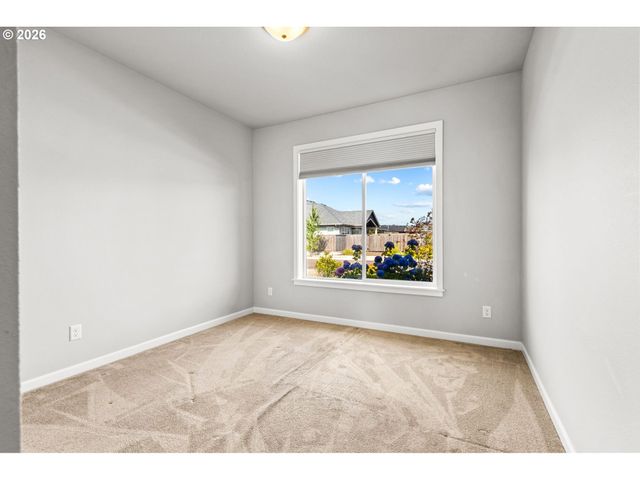 4722 ROYAL Dr, Albany, OR 97321