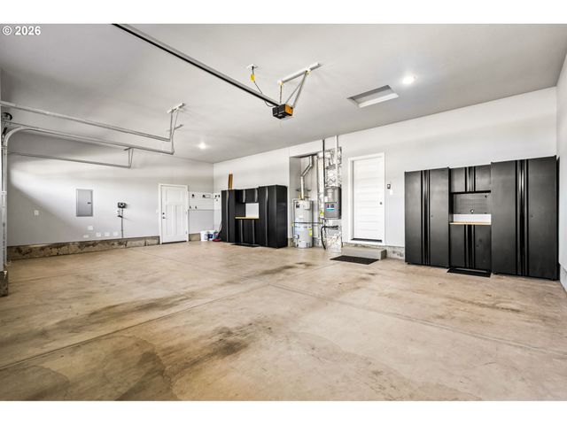 4722 ROYAL Dr, Albany, OR 97321
