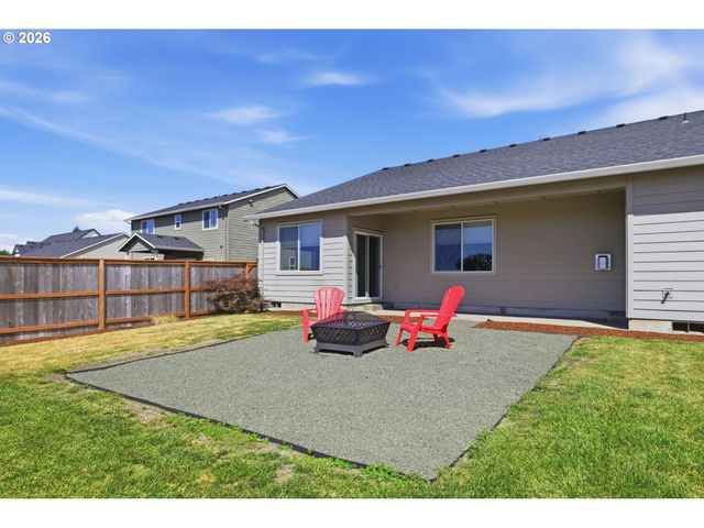 4722 ROYAL Dr, Albany, OR 97321