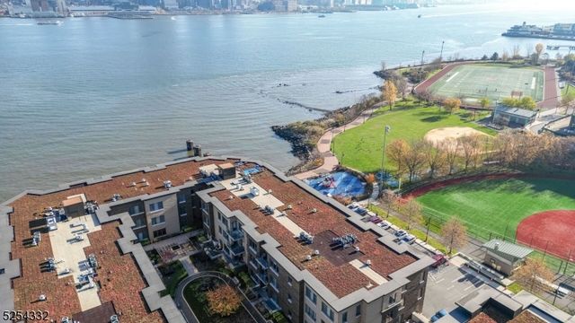 150 Henley Pl 404, Weehawken Twp., NJ 07086
