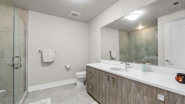 150 Henley Pl 404, Weehawken Twp., NJ 07086