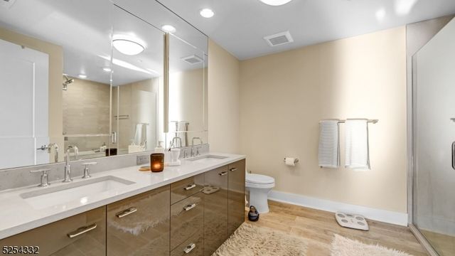 150 Henley Pl 404, Weehawken Twp., NJ 07086