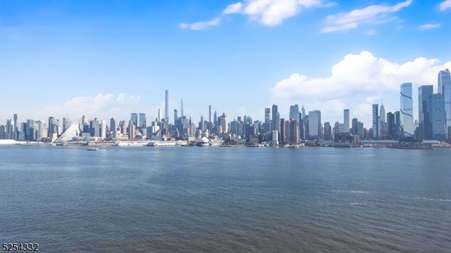 150 Henley Pl 404, Weehawken Twp., NJ 07086
