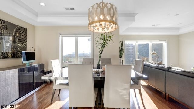 150 Henley Pl 404, Weehawken Twp., NJ 07086