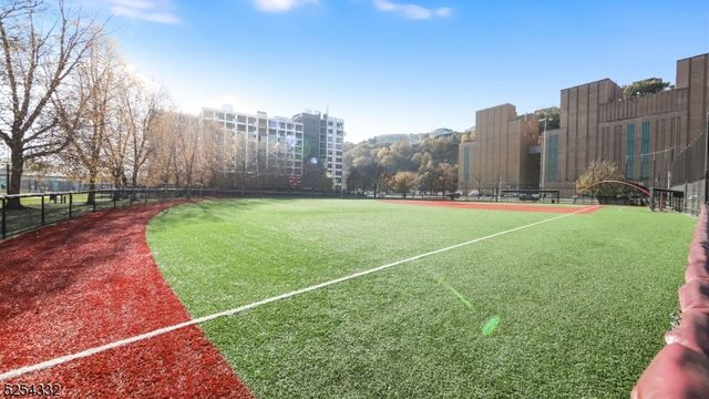 150 Henley Pl 404, Weehawken Twp., NJ 07086