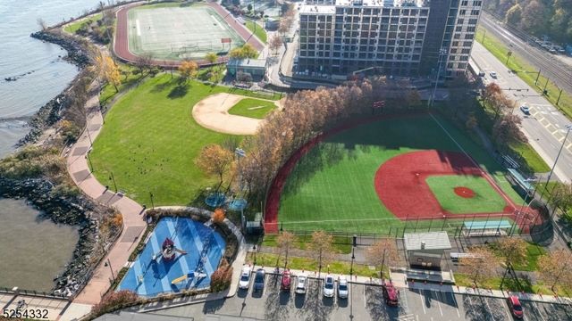 150 Henley Pl 404, Weehawken Twp., NJ 07086