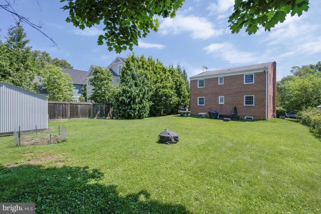 706 N CLEVELAND ST, Arlington, VA 22201