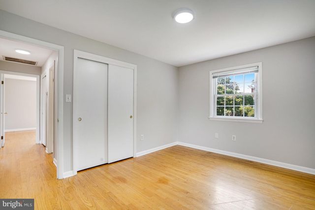 706 N CLEVELAND ST, Arlington, VA 22201