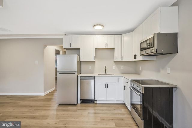 706 N CLEVELAND ST, Arlington, VA 22201