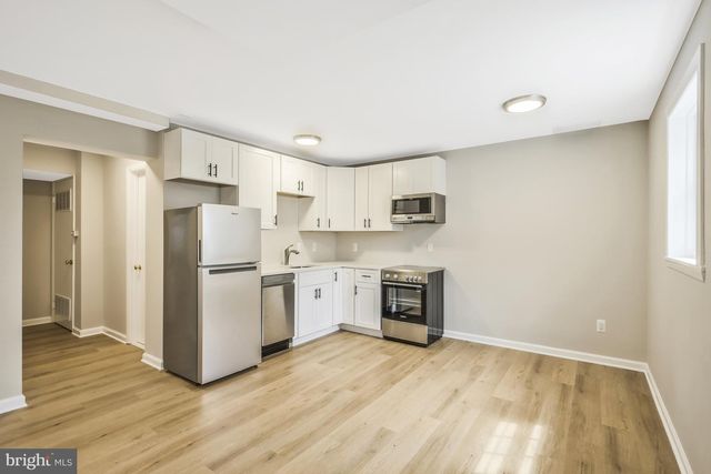 706 N CLEVELAND ST, Arlington, VA 22201