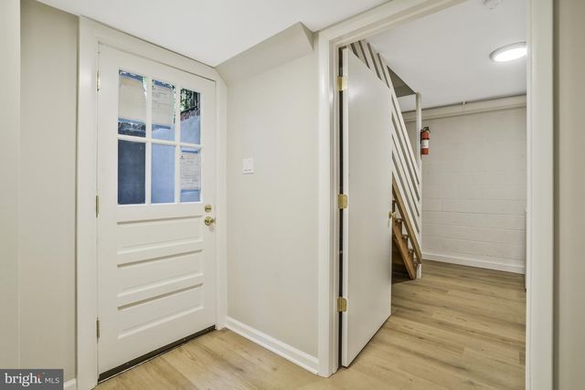 706 N CLEVELAND ST, Arlington, VA 22201