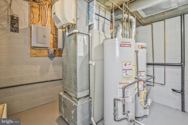 706 N CLEVELAND ST, Arlington, VA 22201