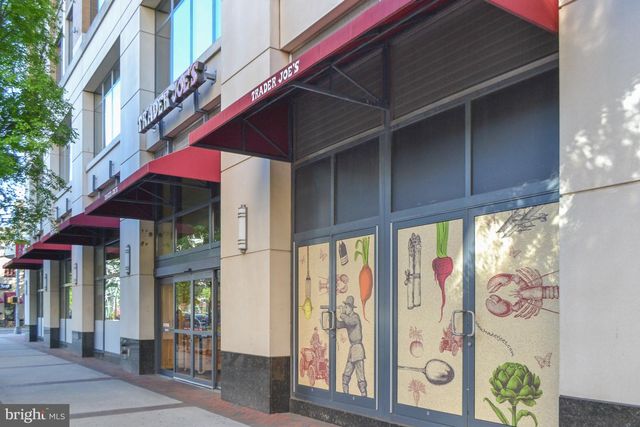 706 N CLEVELAND ST, Arlington, VA 22201