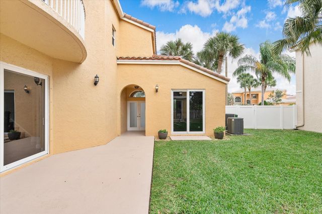 15561 NW 12th Place, Pembroke Pines, FL 33028