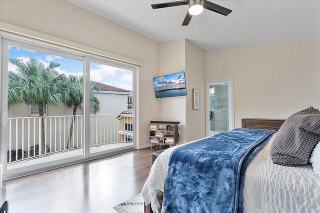 15561 NW 12th Place, Pembroke Pines, FL 33028