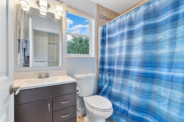 15561 NW 12th Place, Pembroke Pines, FL 33028