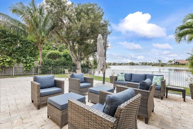 15561 NW 12th Place, Pembroke Pines, FL 33028