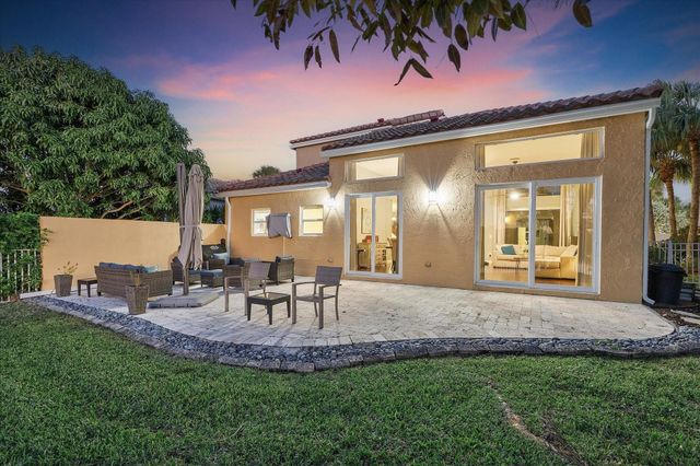 15561 NW 12th Place, Pembroke Pines, FL 33028