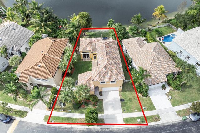 15561 NW 12th Place, Pembroke Pines, FL 33028